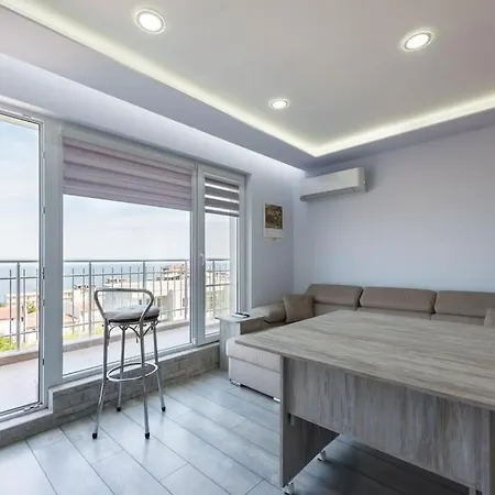 Apartment Sea View Apt Near Kabakum Beach